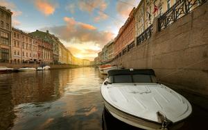 St. Petersburg, Moika river, Russia, boat, houses wallpaper thumb