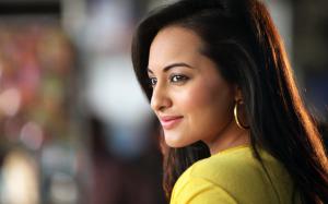 Sonakshi Sinha, Actress, Smile, Earring wallpaper thumb