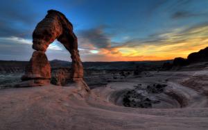 Delicate Arch, Arches National Park, Utah, USA wallpaper thumb