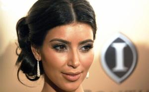 Kim Kardashian Cute Face wallpaper thumb