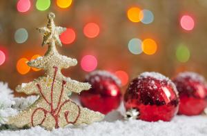 christmas tree, balls, ornaments, close-up wallpaper thumb