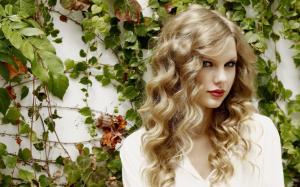 Taylor Swift - Attractive Beautiful Girl wallpaper thumb