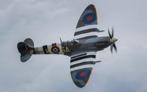 Spitfire aircraft wallpaper thumb
