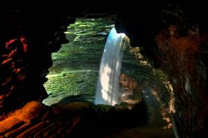 Cascade Cavern Waterfall wallpaper thumb