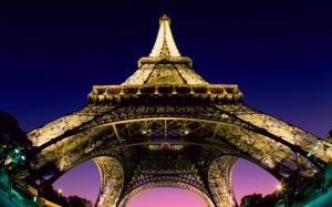 Beneath the Eiffel Tower HD wallpaper thumb