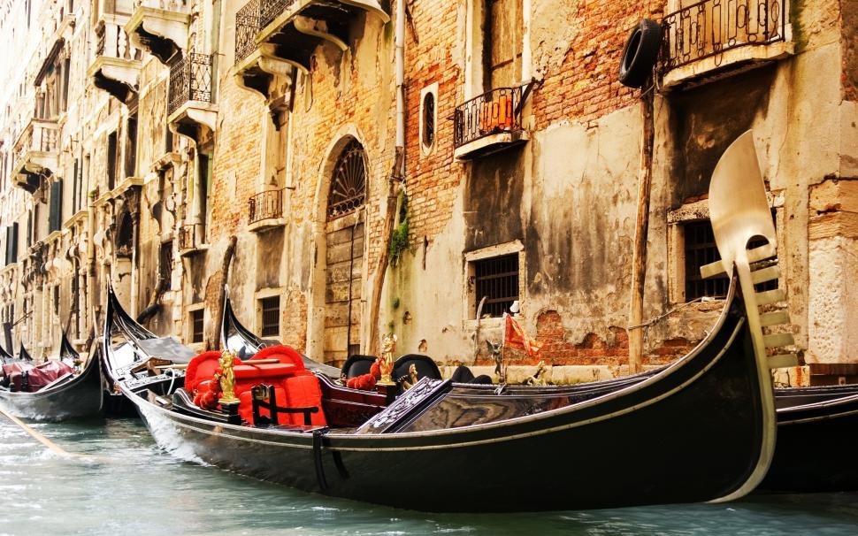 Venice Gondola wallpaper,world HD wallpaper,city HD wallpaper,water HD wallpaper,boat HD wallpaper,2560x1600 wallpaper