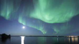 Aurora Borealis Northern Lights Ocean HD wallpaper thumb