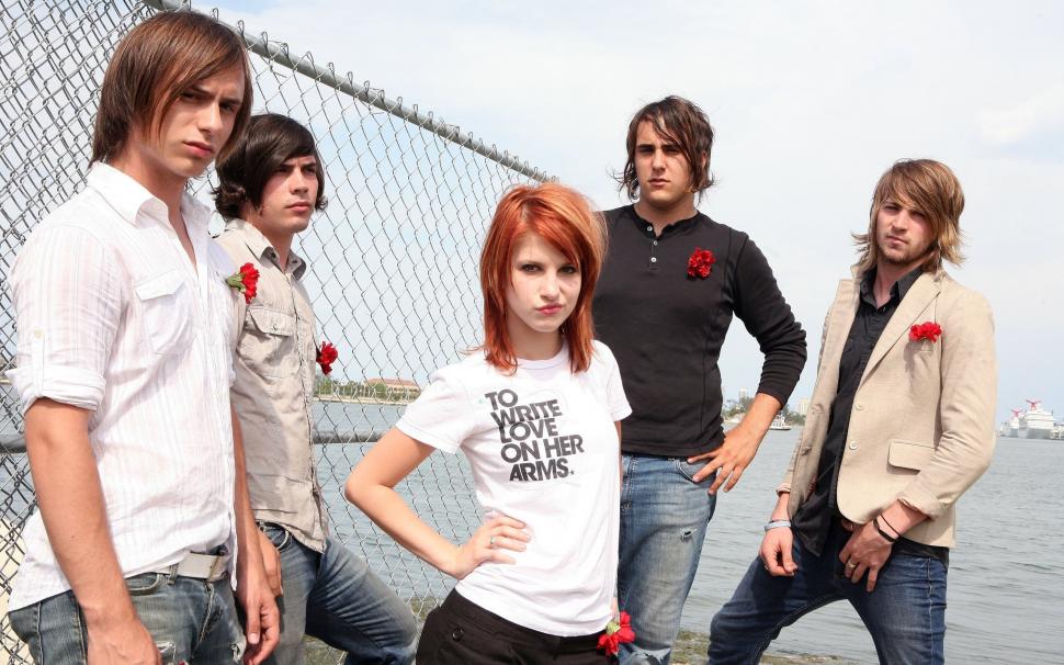 Paramore and Hayley Williams wallpaper,paramore HD wallpaper,rock HD wallpaper,music HD wallpaper,singers HD wallpaper,2560x1600 wallpaper