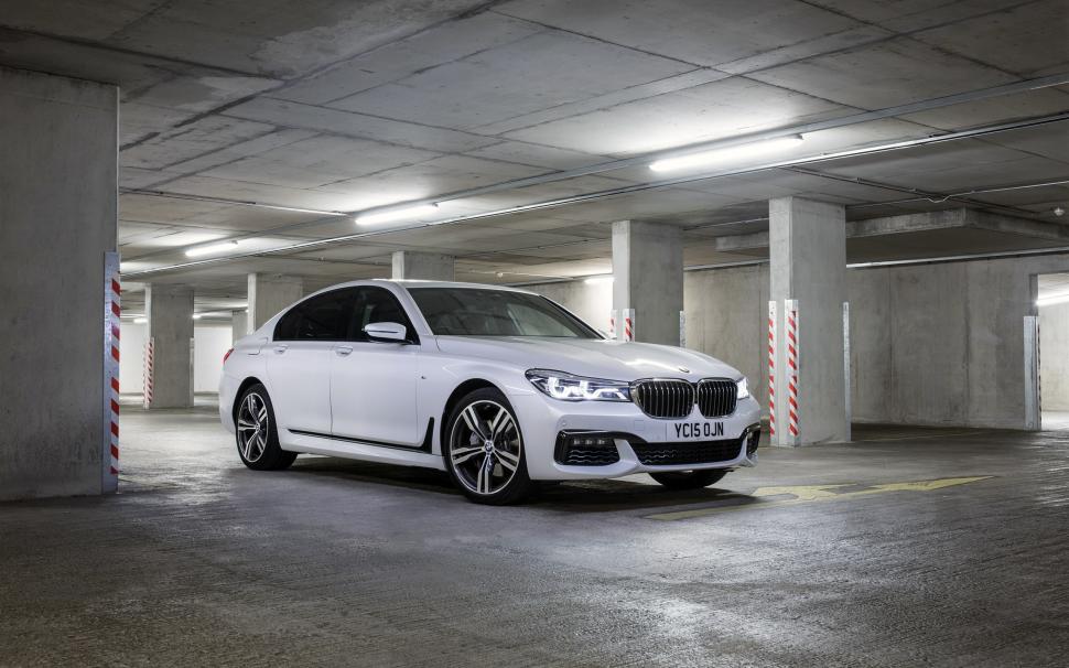 2015 BMW M7 white car stop at parking wallpaper,2015 HD wallpaper,BMW HD wallpaper,White HD wallpaper,Car HD wallpaper,Stop HD wallpaper,Parking HD wallpaper,2560x1600 wallpaper
