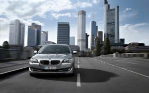 BMW 5 Series Sedan 2010 Front wallpaper thumb