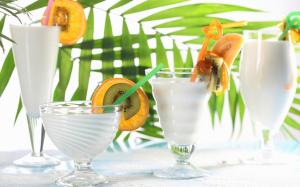 Glasses Cocktails Shakes Fruit Slices Leaves Kiwi Orange Banana Pictures wallpaper thumb