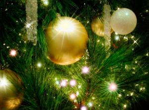 christmas decorations, christmas tree, garland, holiday, new year wallpaper thumb