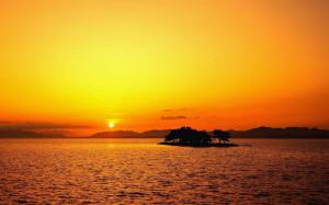 Sunset Over An Isl In The Bay wallpaper thumb