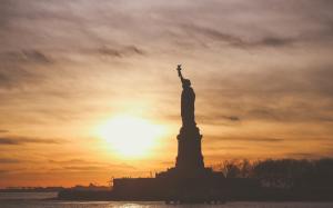 Statue of Liberty, sunset, sea, American wallpaper thumb