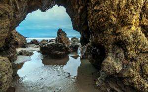 Natural arch on the coast wallpaper thumb