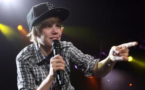 Justin Bieber Singing wallpaper thumb
