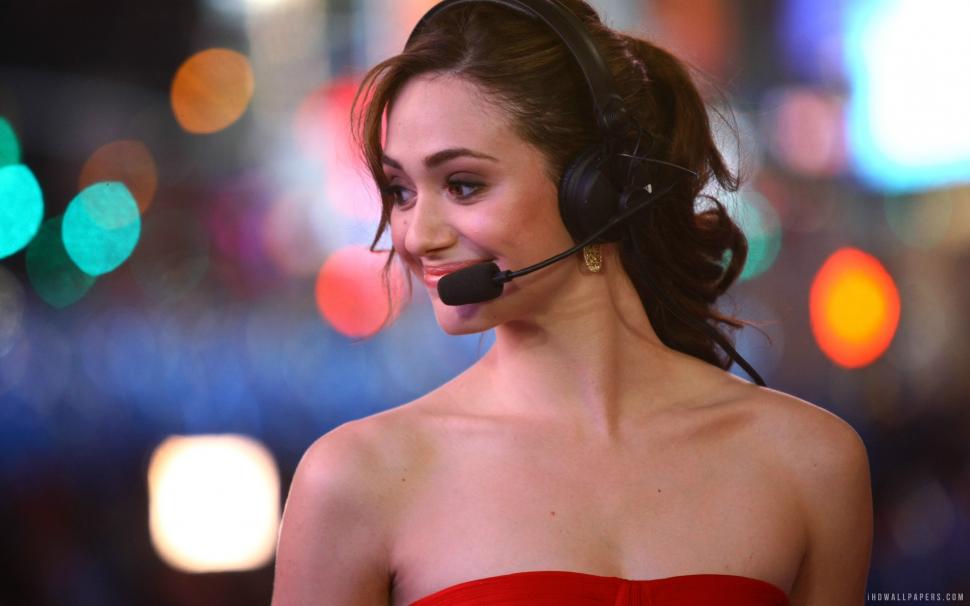 Emmy Rossum New Year's Eve Times Square wallpaper,square HD wallpaper,times HD wallpaper,year's HD wallpaper,rossum HD wallpaper,emmy HD wallpaper,2880x1800 wallpaper