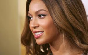 Beyonce Knowles beautiful wallpaper thumb