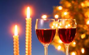 Warm candlelight and delicious wines wallpaper thumb
