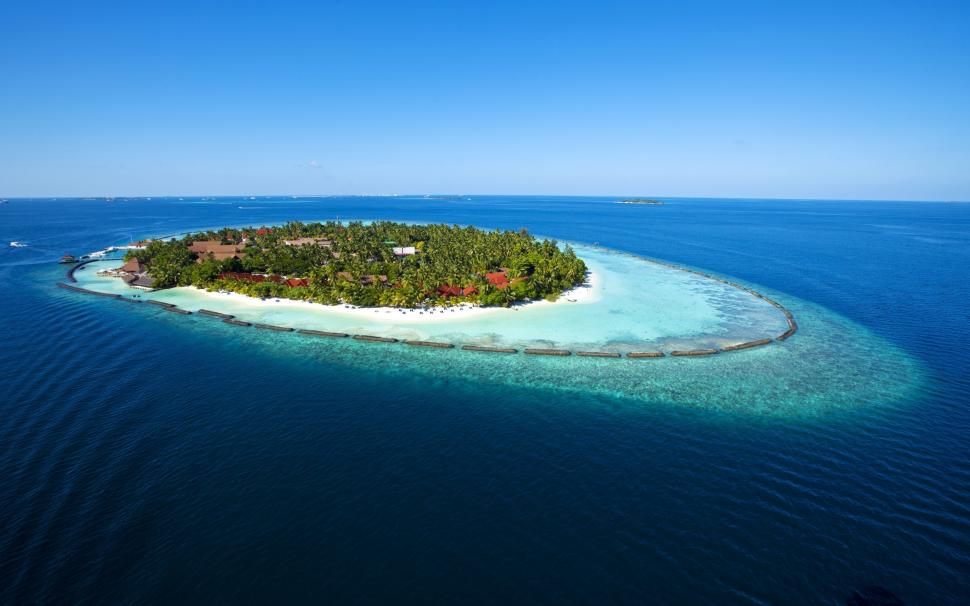 Amazing Maldives Island View wallpaper,ocean HD wallpaper,palms HD wallpaper,luxury HD wallpaper,sea HD wallpaper,2560x1600 wallpaper
