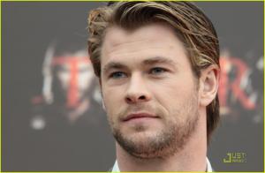 Chris Hemsworth, Celebrities, Star, Movie Actor, Short Hair, Face, Blue Eyes wallpaper thumb