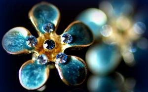 Flower shaped ring, gemstones, aquamarine, glare, luxury wallpaper thumb