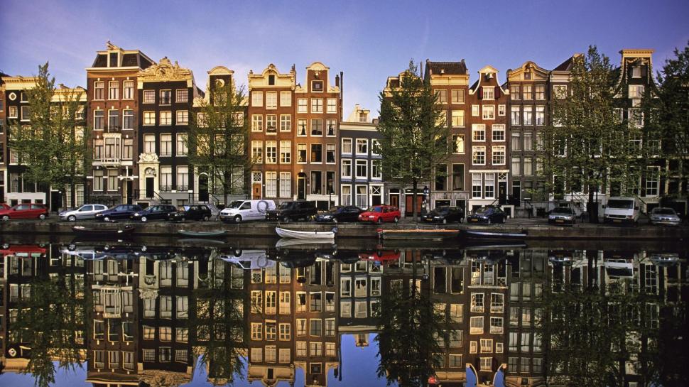 Reflections In A Canal In Amsterdam wallpaper,canal HD wallpaper,reflection HD wallpaper,city HD wallpaper,cars HD wallpaper,nature & landscapes HD wallpaper,1920x1080 wallpaper