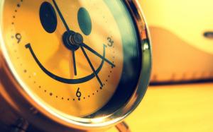 Smiley face clock wallpaper thumb