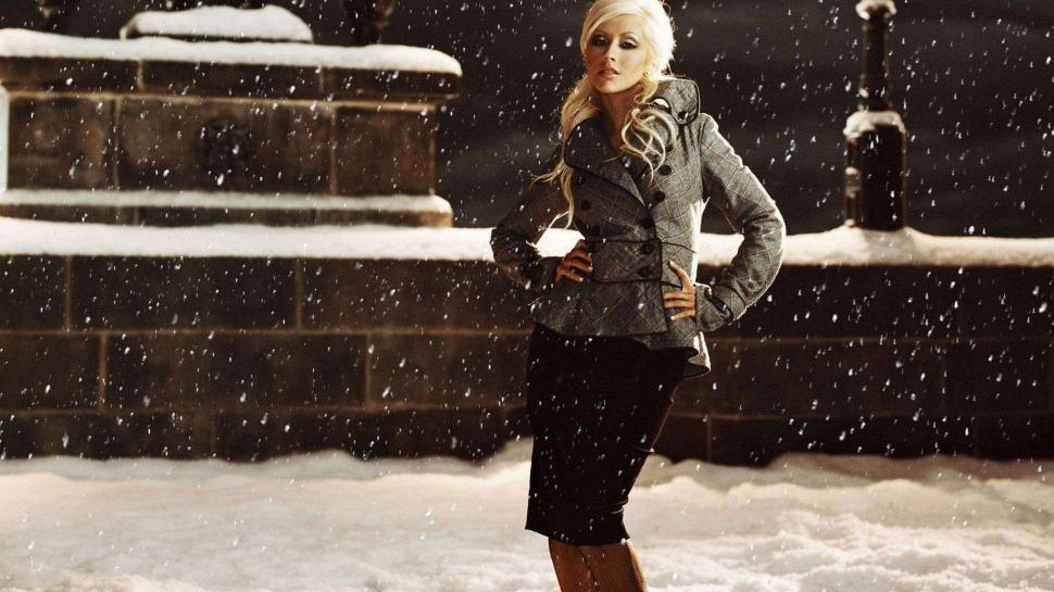 Christina Aguilera Snow HD wallpaper,blond HD wallpaper,christina aguilera HD wallpaper,curls HD wallpaper,outside HD wallpaper,snow HD wallpaper,1920x1080 wallpaper