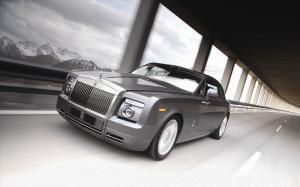Superb Silver Rolls Royce wallpaper thumb