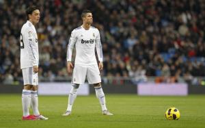 Cristiano Ronaldo Real Madrid Free Kick wallpaper thumb