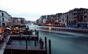 Italy Canal Timelapse Dock Buildings HD wallpaper thumb
