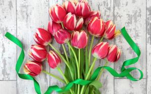 Red tulips, bouquet flowers, ribbon wallpaper thumb