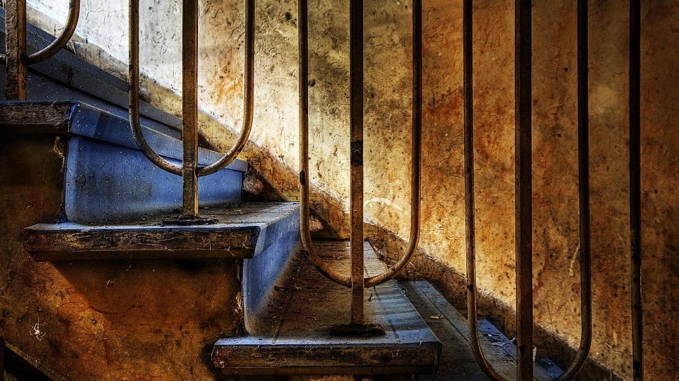 Stairs In An Aboned House Hdr wallpaper,rails HD wallpaper,abandoned HD wallpaper,stairs HD wallpaper,nature & landscapes HD wallpaper,1920x1080 wallpaper