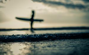 Surfer Surfing Ocean Blur HD wallpaper thumb