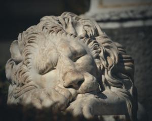 Lion Statue Sculpture HD wallpaper thumb