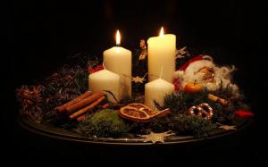 christmas candles, tray, pine needles, cinnamon, lemon, santa claus, face wallpaper thumb