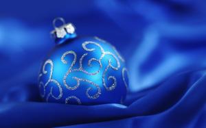 Blue Christmas ball blue background wallpaper thumb