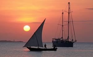 Sailing at sunset wallpaper thumb