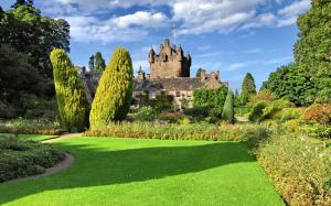 Lovely Cawdor Castle In Scotl wallpaper thumb