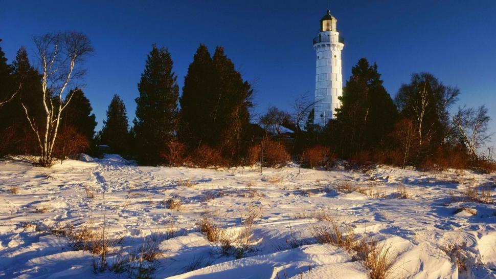 Lake Michigan Lighthouse In Winter wallpaper,trees HD wallpaper,snow HD wallpaper,lighthouse HD wallpaper,winter HD wallpaper,nature & landscapes HD wallpaper,1920x1080 wallpaper