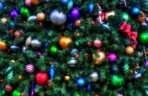 christmas tree, ornaments, holiday, garland wallpaper thumb