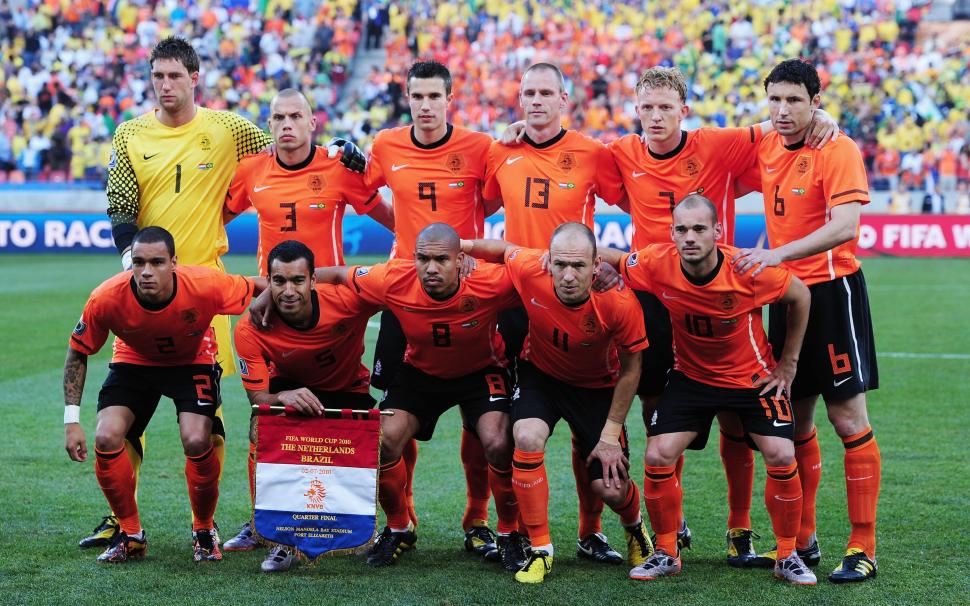 Football Holland Team wallpaper,soccer HD wallpaper,van persie HD wallpaper,robben HD wallpaper,sneider HD wallpaper,2880x1800 wallpaper