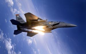 F 15E Strike Eagle Pops Flares HD wallpaper thumb