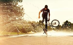 Sport Bikes Man Boy Water Spray Awesome Photo wallpaper thumb