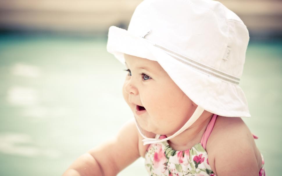 Cute Baby With Hat wallpaper,with HD wallpaper,cute HD wallpaper,baby HD wallpaper,2880x1800 wallpaper