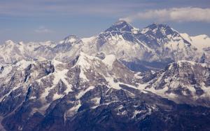 Mount Everest wallpaper thumb