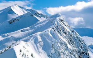 Snowy mountain range wallpaper thumb