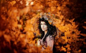 Autumn portrait, wreath, girl, gold season wallpaper thumb