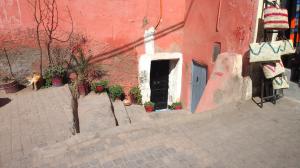 Home front door in Marrakech wallpaper thumb